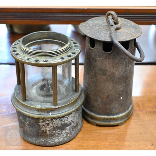 460 - An antique brass and tin miner's safety lamp (unnamed)