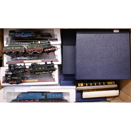 537 - A quantity of Airfix and other construction kits, to/w boxed Oxford aircraft models, locomotives, et... 