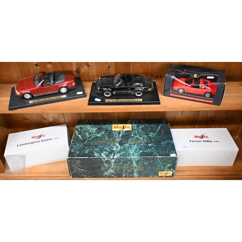 538 - A large boxed Maisto Jaguar XJ220, to/w two smaller boxed Maisto models - Ferrari 248ts and Lamborgh... 