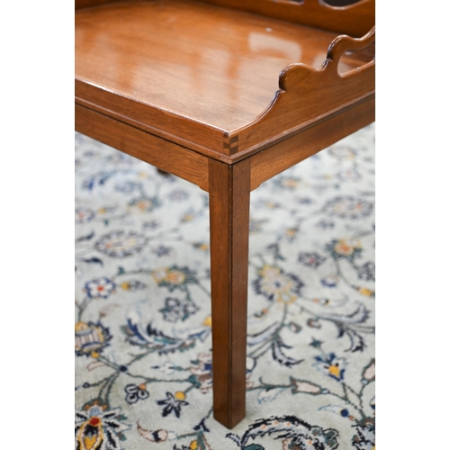 129 - Georgian style mahogany tray top table, 72 x 54 x 56 cm a/f