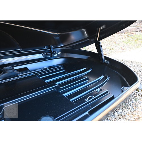 29 - A Halfords Advanced gloss black automobile roof box, a/f, keys in office