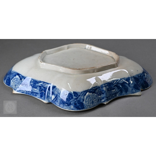 414 - A pair of 18th century Wedgwood creamware plates, transfer-printed with 'Liverpool Birds', 25 cm dia... 