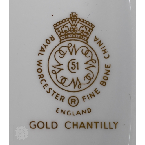 418 - A Royal Worcester 'Gold Chantilly' dinner service (88 pieces)