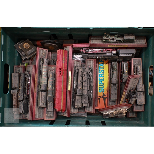 550 - A quantity of model locomotives on wooden bases, to/w a small assortment of Corgi and other boxed ca... 
