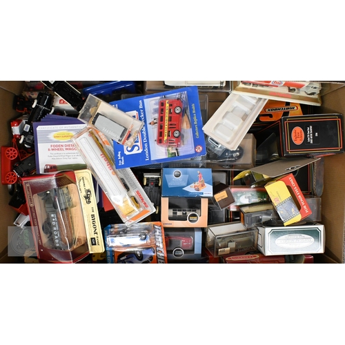 550 - A quantity of model locomotives on wooden bases, to/w a small assortment of Corgi and other boxed ca... 