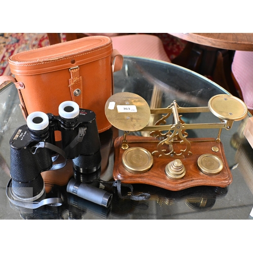 363 - A pair of Japanese Tohyoh 10 x 50 binoculars in pigskin case to/w a set of brass postage scales with... 