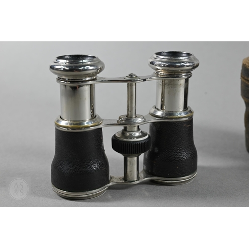 380 - An antique lacquered brass bearing compass in leather case, by Elliot Bros, London, to/w an ep colla... 