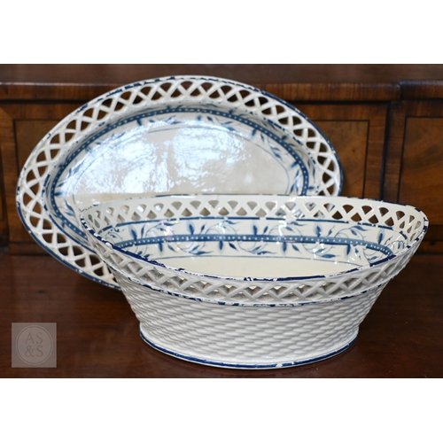 400 - A Georgian creamware eliptical basket on stand with blue and white barley decoration, pierced rims a... 