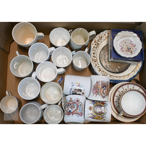 409 - A quantity of Edwardian and later ceramic and glass Royal Commemorative mugs etc (2 boxes)