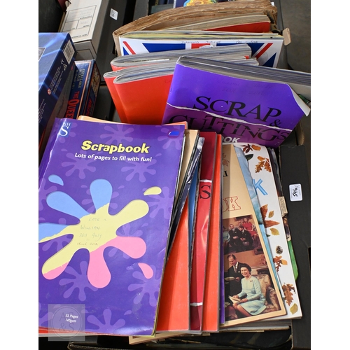 546 - A large quantity of Royal commemorative ephemera including tins, jigsaws, books and scrapbooks etc (... 