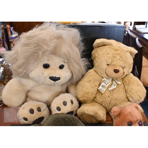 564 - #A box of soft toy animals
