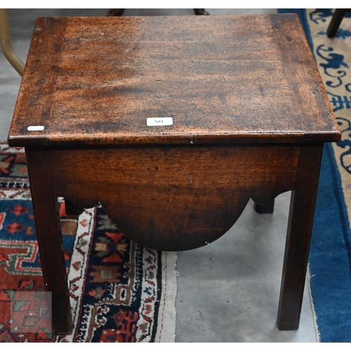 581 - A Georgian mahogany commode, 50 x 40 x 44 cm high