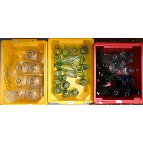 384 - Various antique and vintage glass bottles, including cods, Hamilton torpedoes, square spirit bottles... 