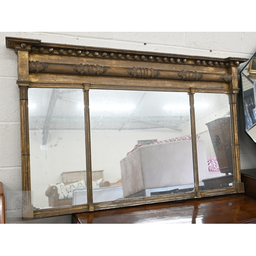 162 - A Regency giltwood and gesso framed overmantel mirror, 140 cm x 84 cm