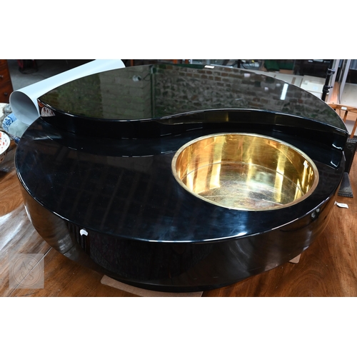 672 - Willy Rizzo for Mario Sabot, a TRG 'Ying and Yang' design coffee table circa 1970s, piano black and ...
