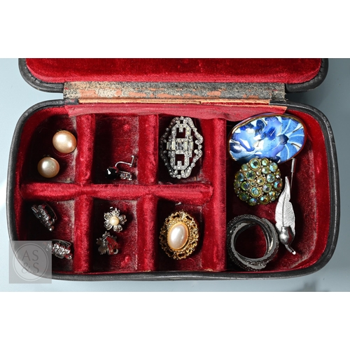 185 - A green jade bead necklace with yellow metal beads and clasp, stamped 14k; another green jade neckla... 