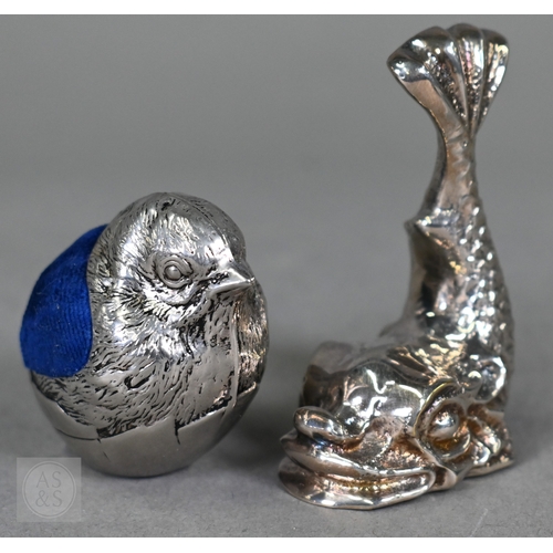 11 - A set of epns King's pattern flatware, to/w various other electroplated wares including large dairy ... 