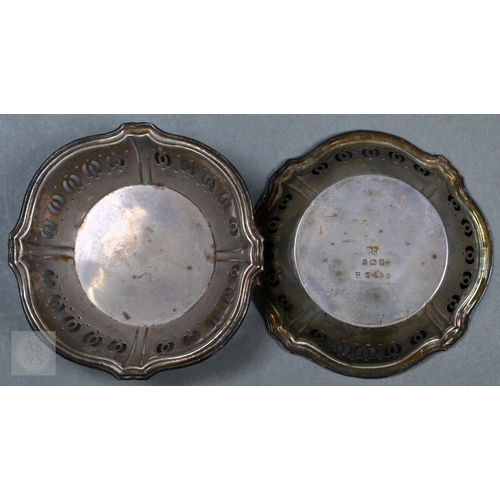 38 - A pair of silver toast racks, Viners, Sheffield 1934, to/w four small silver dishes (6), 10.9oz