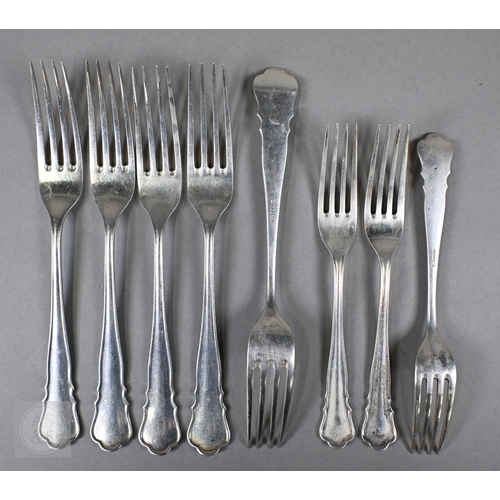 45 - A part set of German .800 grade flatware, 20 pieces, 35ozt, to/w a matching tea knife, M.H. Wilkens ... 