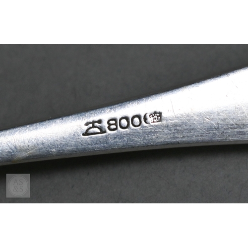 45 - A part set of German .800 grade flatware, 20 pieces, 35ozt, to/w a matching tea knife, M.H. Wilkens ... 