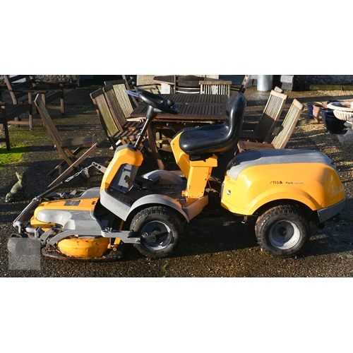 1 - A Stiga Park 540 LPX tractor mower, adjustable outfront cutting deck, good/used and in private owner... 