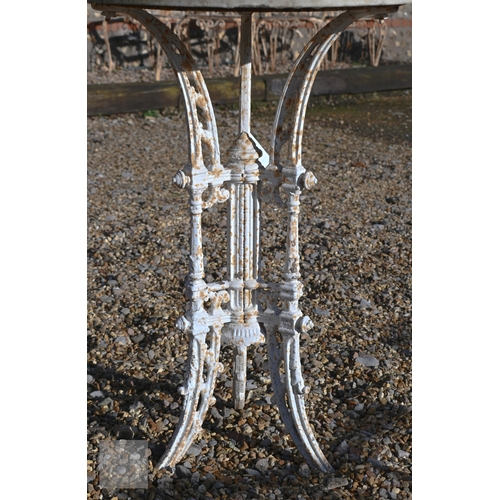 22 - A weathered Victorian cast iron table base with circular marble top, and a/f