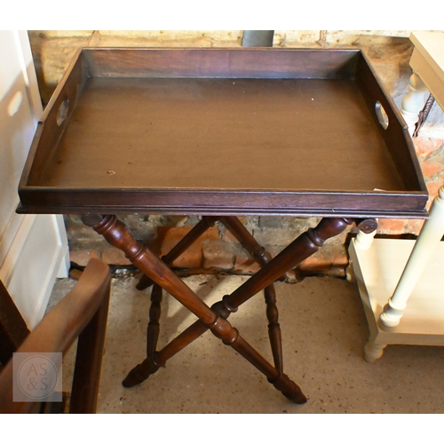 258 - A Georgian style mahogany tray-top butler's table, 66 x 46 x 55 cm high