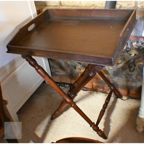 258 - A Georgian style mahogany tray-top butler's table, 66 x 46 x 55 cm high
