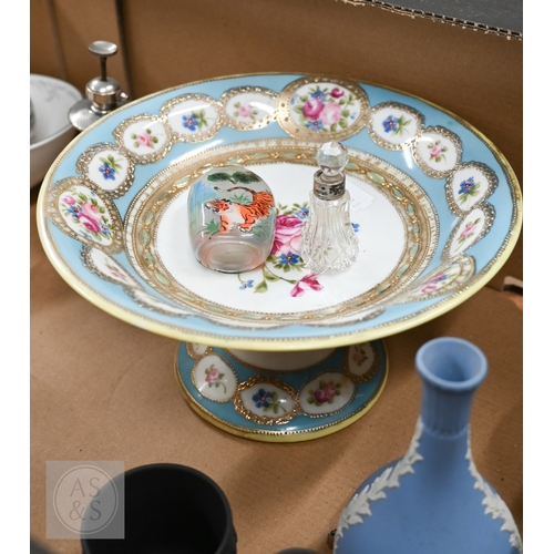 432 - A cut glass scent bottle with Sterling atomiser top and a small scent flask with silver collar, to/w... 