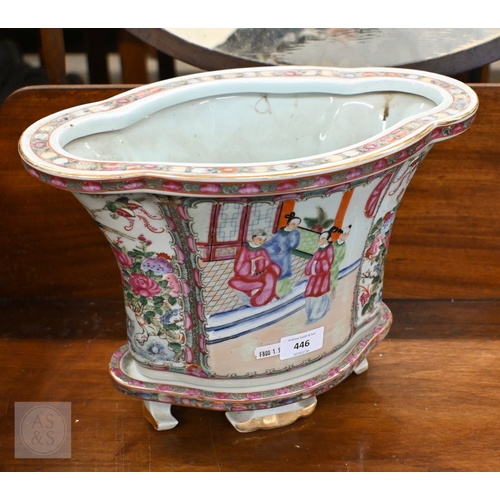 446 - A modern Chinese porcelain quatrefoil jardiniere on stand, decorated in the famille rose manner, 26 ... 
