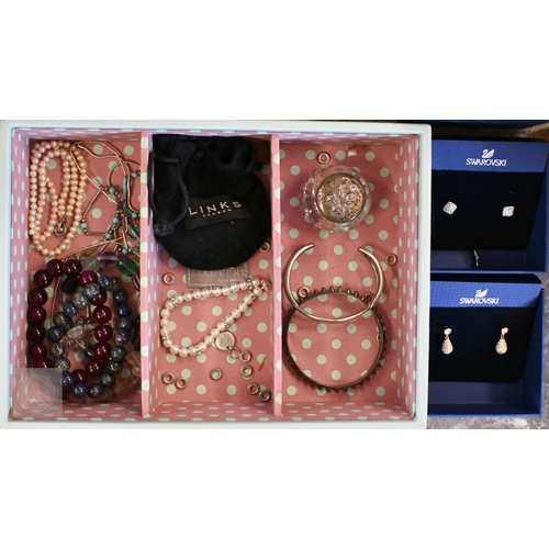 456 - A mint green leatherette Stackers jewellery box and contents - costume jewellery, etc; lot also cont... 