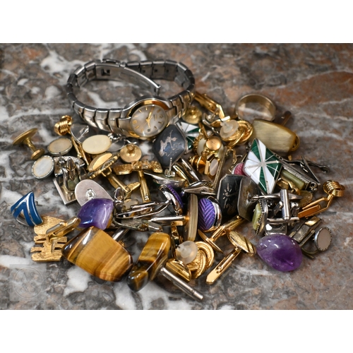 458 - Eight various gentlemen's wristwatches and five ladies' watches, to/w a quantity of costume jeweller... 