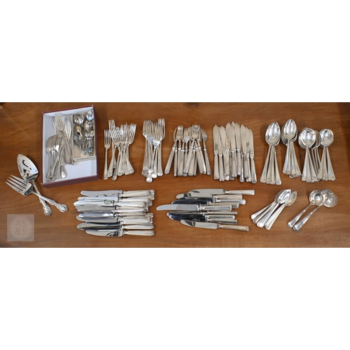 473 - A selection of Continental Sterling/low-grade white metal souvenir teaspoons, 146 g all in, to/w a s... 