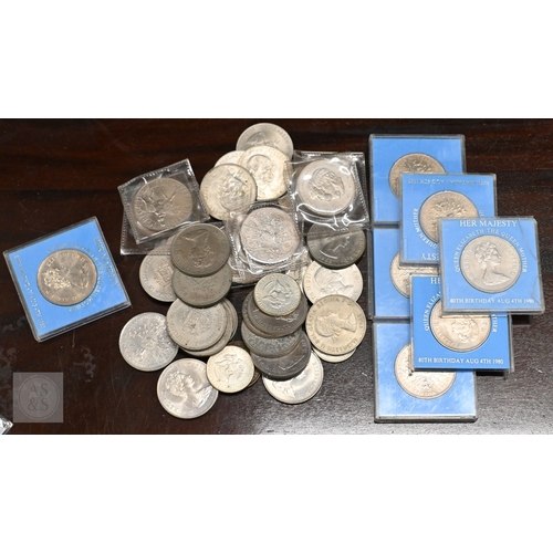 496 - Ten 1965 Churchill crowns, to/w 28 other Elizabeth II commemorative crowns and a quantity of first d... 