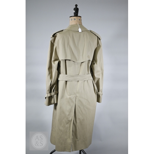 542 - Burberry's - A classic vintage men's double-breasted trench coat/mac with iconic checked lining, bel... 