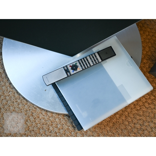 30 - A Bang & Olufsen Beovision 7 TV, 40 inch screen mounted to a B&O motorised stand, with power... 