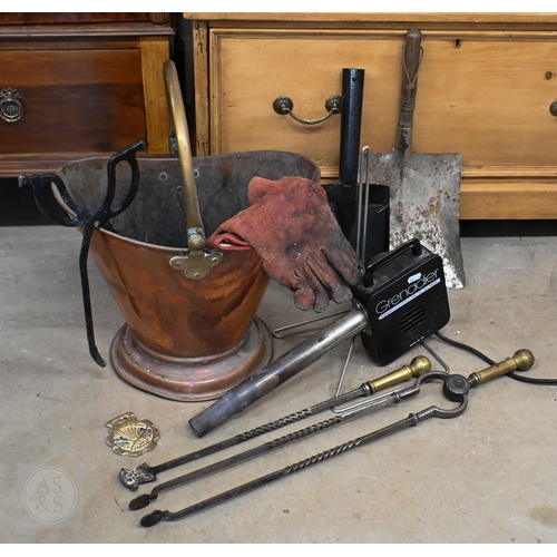 513 - A Grenadier 'electric bellows' fire-starter, to/w a copper coal scuttle, various fire irons, brass t... 