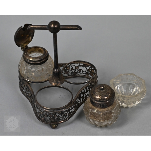 16A - A late Victorian small silver cruet set, Birmingham 1897, to/w various oddments of silver, including... 