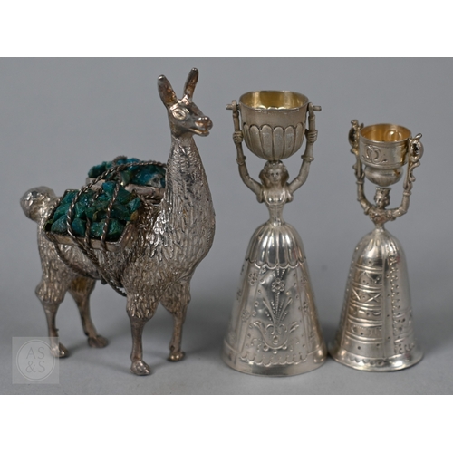 41 - A Navajo Sterling miniature coffee pot, kettle and cooking pot and cover with turquoise-set finial, ... 