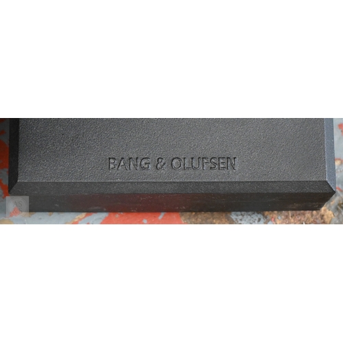 643 - A Bang & Olufsen Beosound 9000 six stack CD/radio autochanger to/with a pair of Beolab 8000 towe... 