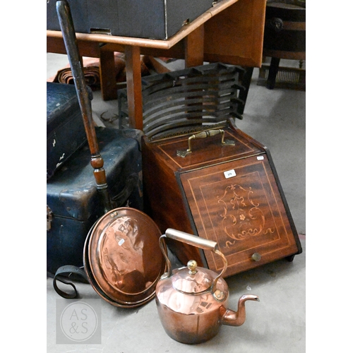 379 - An Edwardian walnut and marquetry coal scuttle/purdonium with brass mounts and metal liner to/w anti... 