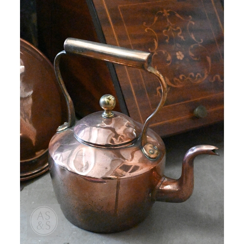 379 - An Edwardian walnut and marquetry coal scuttle/purdonium with brass mounts and metal liner to/w anti... 
