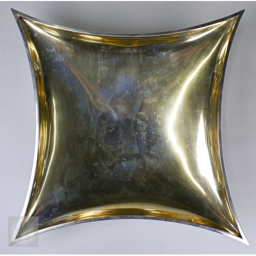 119 - John M Willmin for Aurum Ltd: a large modern design silver bowl of concave square form with gilt int... 