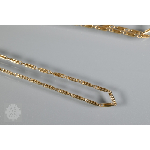 206 - A 15ct yellow gold long rectangular link/paperclip guard chain, 72 cm long (closed), approx 21.1g