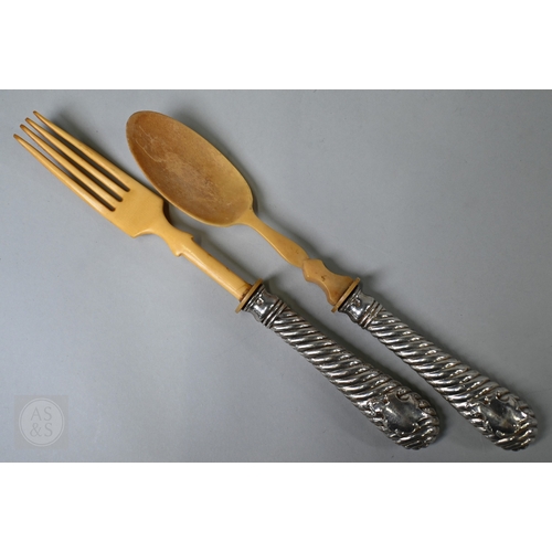 49 - A set of twelve Austro-Hungarian .800 grade coffee spoons, a pair of napkin rings and a pin dish, 10... 