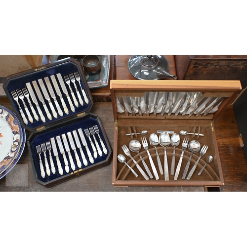 489 - A 1970s/80s canteen of Viners 'Corinth' pattern EPNS cutlery, to/w a rosewood cased set of Victorian... 
