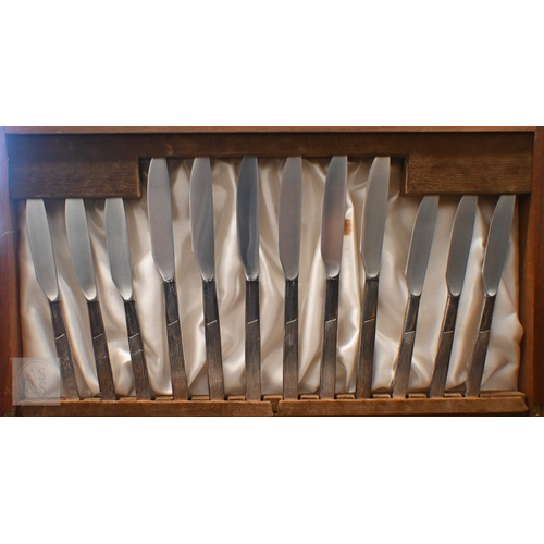 489 - A 1970s/80s canteen of Viners 'Corinth' pattern EPNS cutlery, to/w a rosewood cased set of Victorian... 