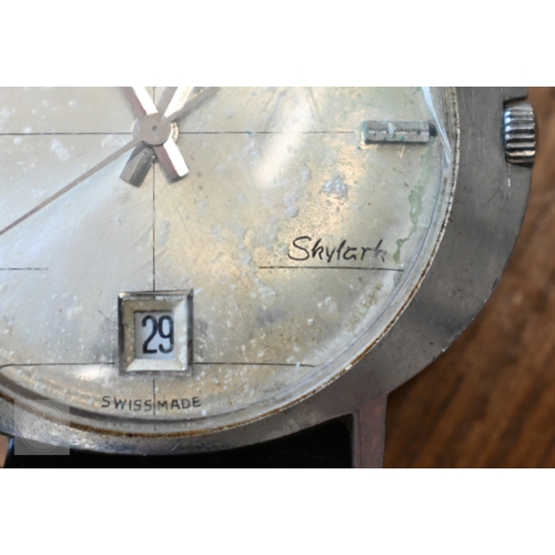 55 - A vintage Fortis 'Skylark' gents automatic wristwatch, stainless steel oval case, the oyster dial wi... 