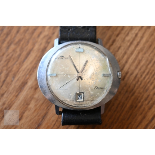 55 - A vintage Fortis 'Skylark' gents automatic wristwatch, stainless steel oval case, the oyster dial wi... 