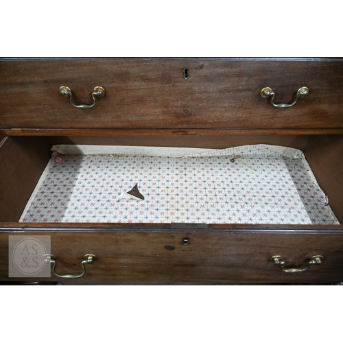 23 - A George III mahogany chest on chest, the moulded cornice over two short and three long graduated dr... 